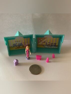 Mini Dollhouse From Barbie’s Sister Kelly Playroom Playset Mattel 2002